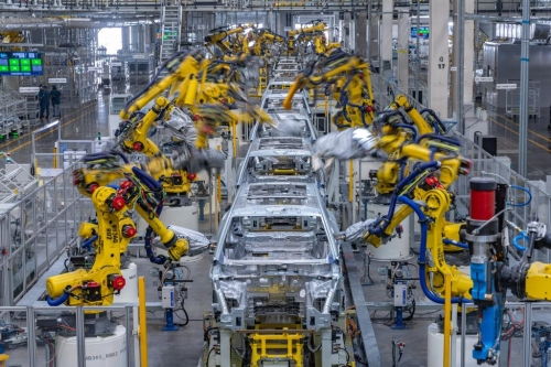 在山城重慶，看“中國速度” 30秒下線一臺(tái)車，這個(gè)超級(jí)工廠有點(diǎn)酷